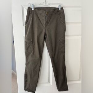 Athleta Women’s Olive Cargo Pants